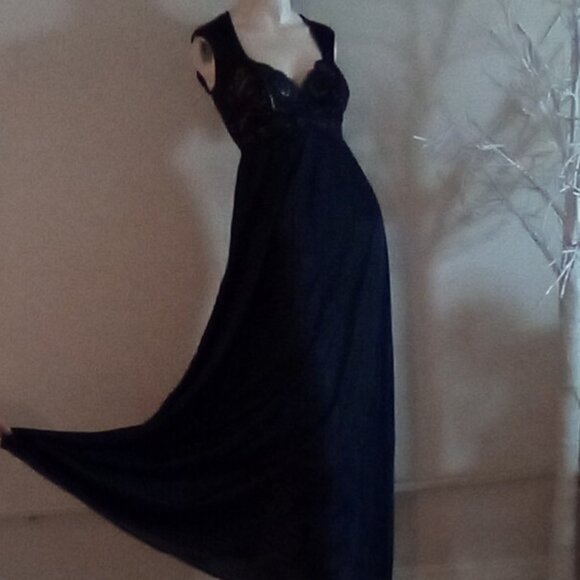 Olga Vintage NWT Black Long Flowing Full Sweep Lingerie Slip Dress Size M - Picture 1 of 8